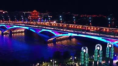 桥梁交通夜景航拍广西桂林解放桥车流晚上视频的预览图
